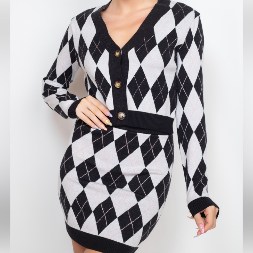 ⭕️ SOLD OUT ⭕️ NEW "Xoxo" Black & White Diamond Print Skirt Set - Picture 2 of 7